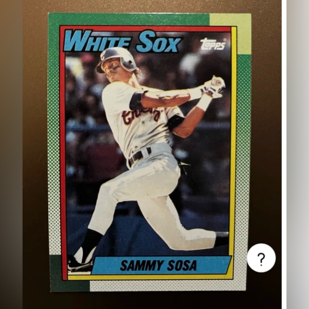I’m selling 4 individual Sammy Sosa baseball cards.